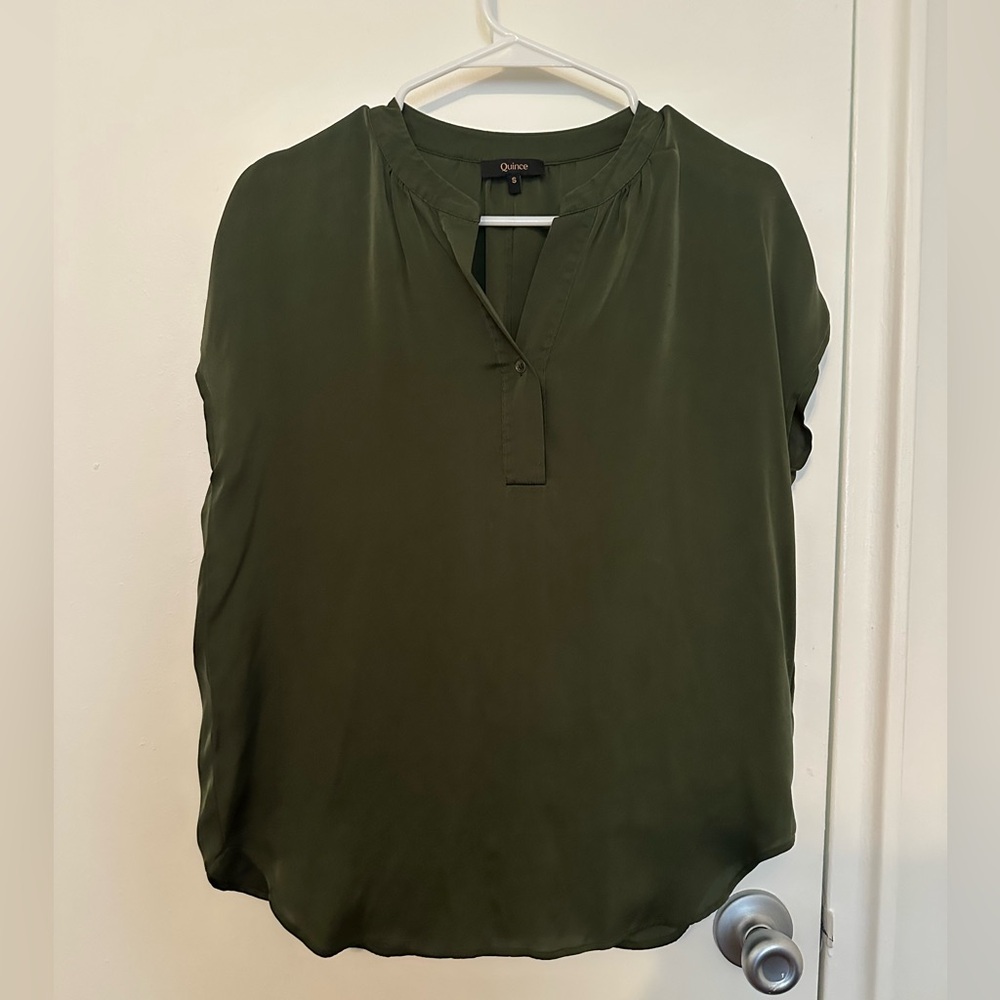 NWOT - never worn Quince washable stretch silk Dolman top
